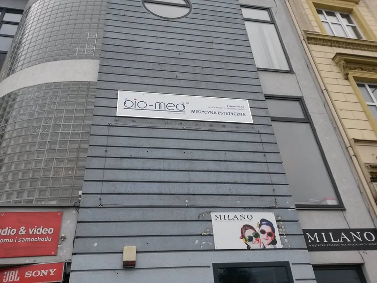 Montaż płyt z grafiką dla firmy Bio-Med w Koszalinie