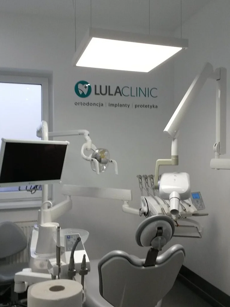 Napis z pleksi dla firmy Lula Clinic w Złotowie.
