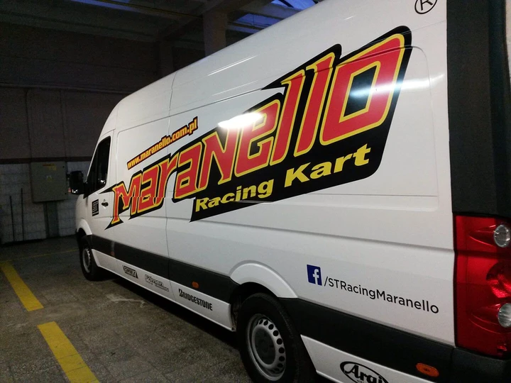 Oklejenie pojazdu dla firmy ST Racing