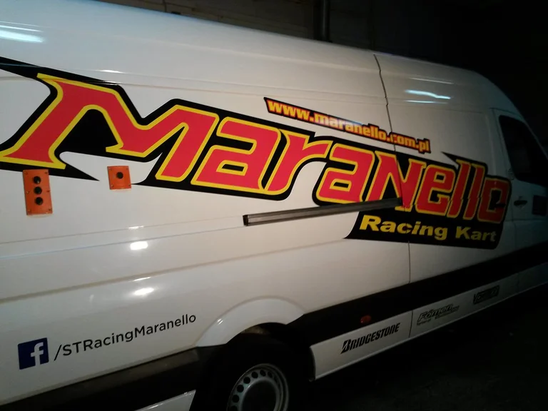 Oklejenie pojazdu dla firmy ST Racing