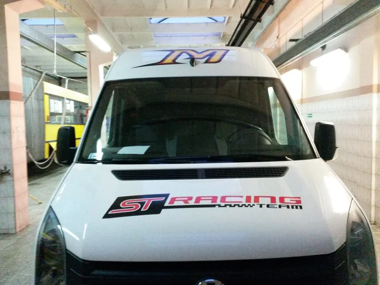 Oklejenie pojazdu dla firmy ST Racing