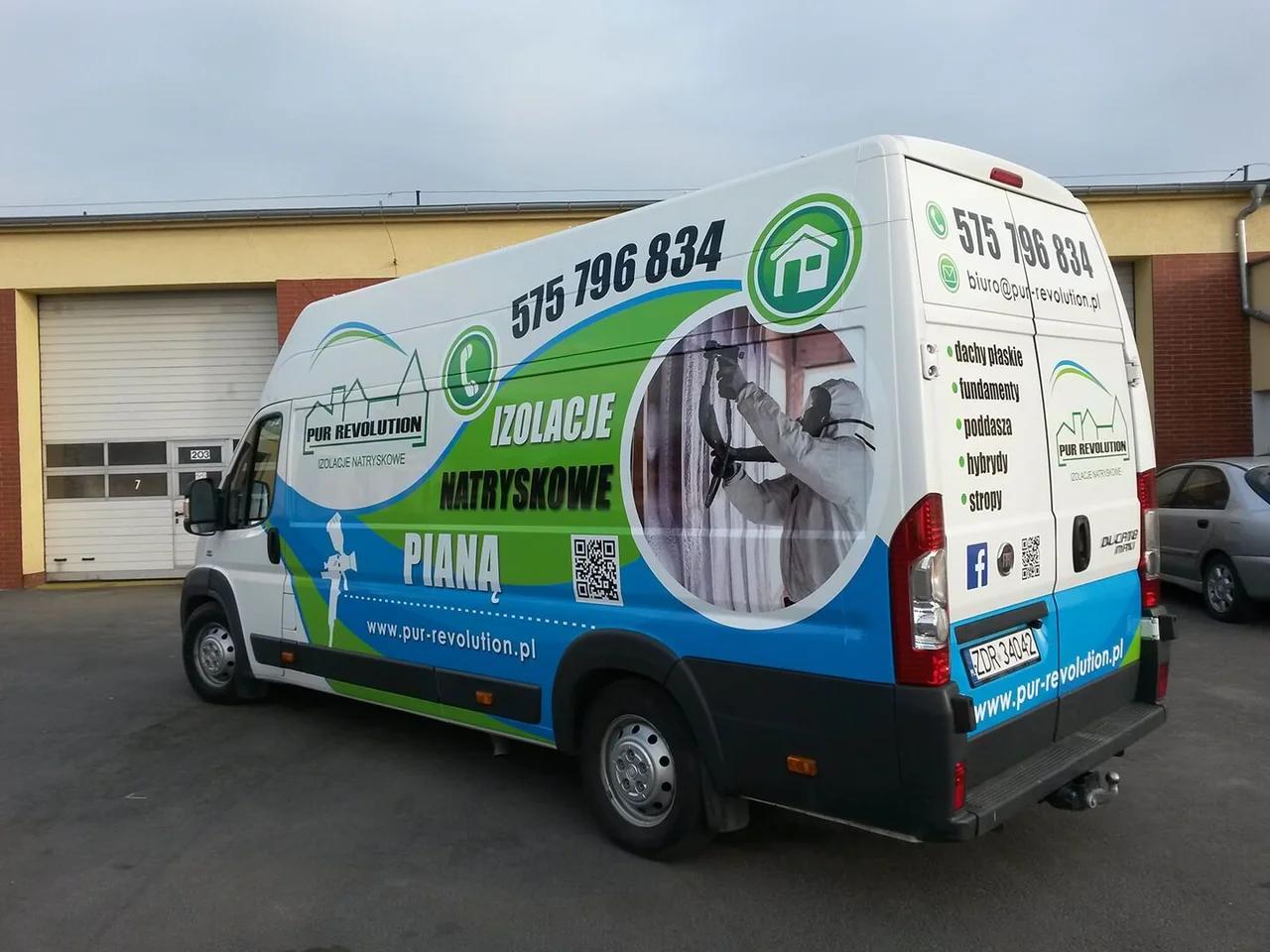 Oklejenie pojazdu dla firmy PUR Revolution