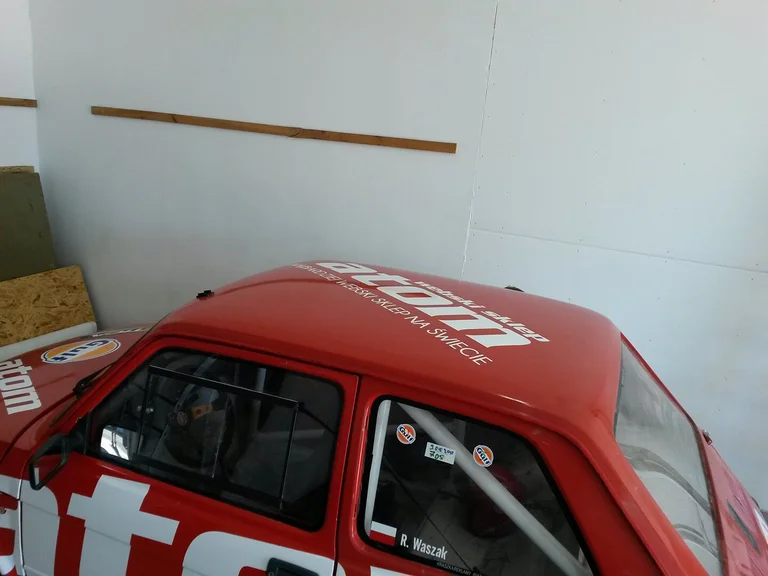 Oklejenie Fiata 126p dla Atom Webski Sklep na rajd Monte Karlino