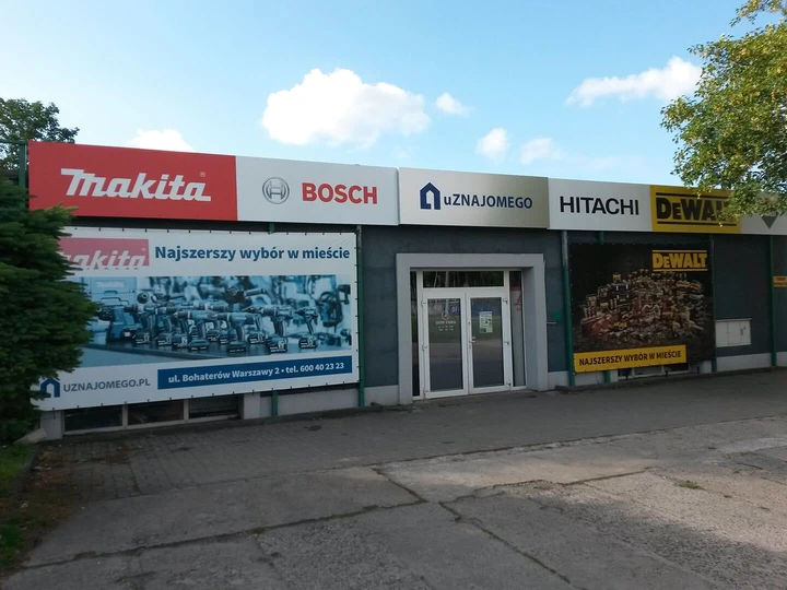 Kaseton z dibondu szczotkowanego oraz płyty z grafiką dla firmy U znajomego