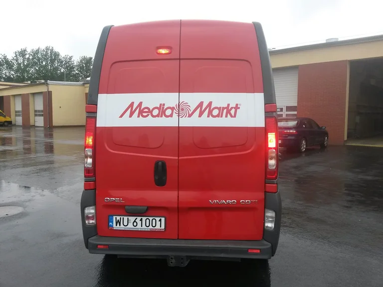 Oklejenie samochodu dostawczego dla Media Markt Koszalin