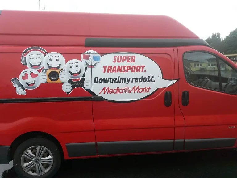 Oklejenie samochodu dostawczego dla Media Markt Koszalin