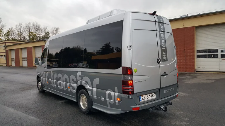 Oklejenie kolejnego pojazdu Air Transfer