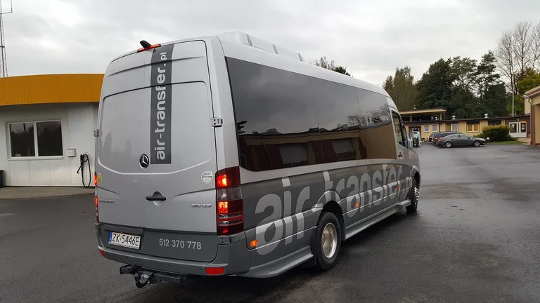 Oklejenie kolejnego pojazdu Air Transfer