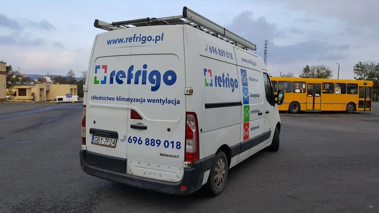 Oklejenie pojazdu serwisowego Refrigo