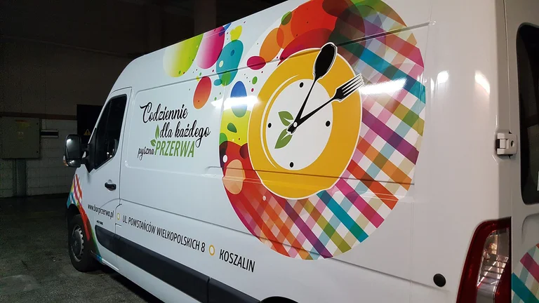 Oklejenie pojazdu Bar Przerwa