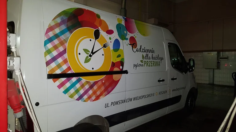 Oklejenie pojazdu Bar Przerwa