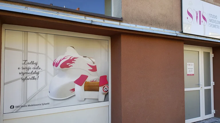 System reklamowy Studia Modelowania Sylwetki Szczecinek