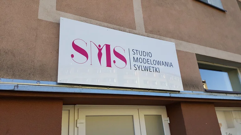 System reklamowy Studia Modelowania Sylwetki Szczecinek