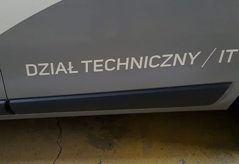 Oklejenie pojazdu Agencja Ochrony Szabel