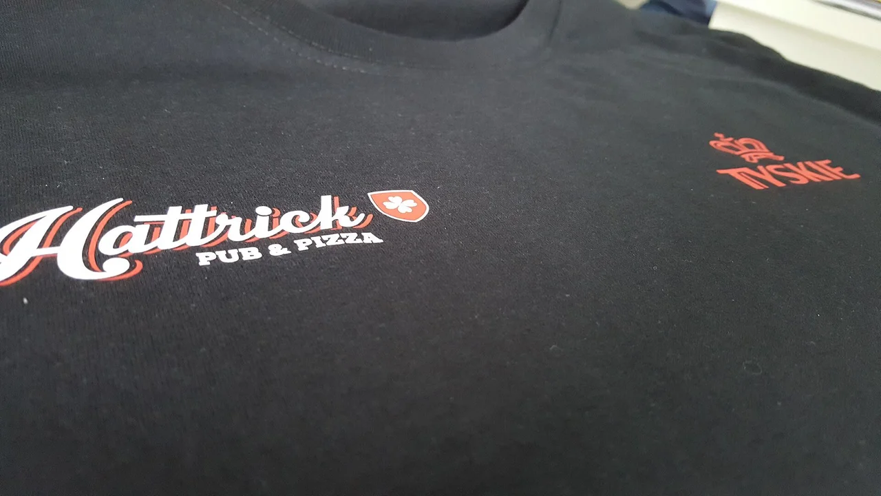 Znakowanie odzieży dla Pub Hattrick