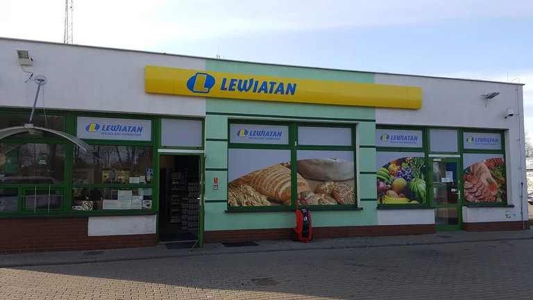 Oklejenie witryn Lewiatan