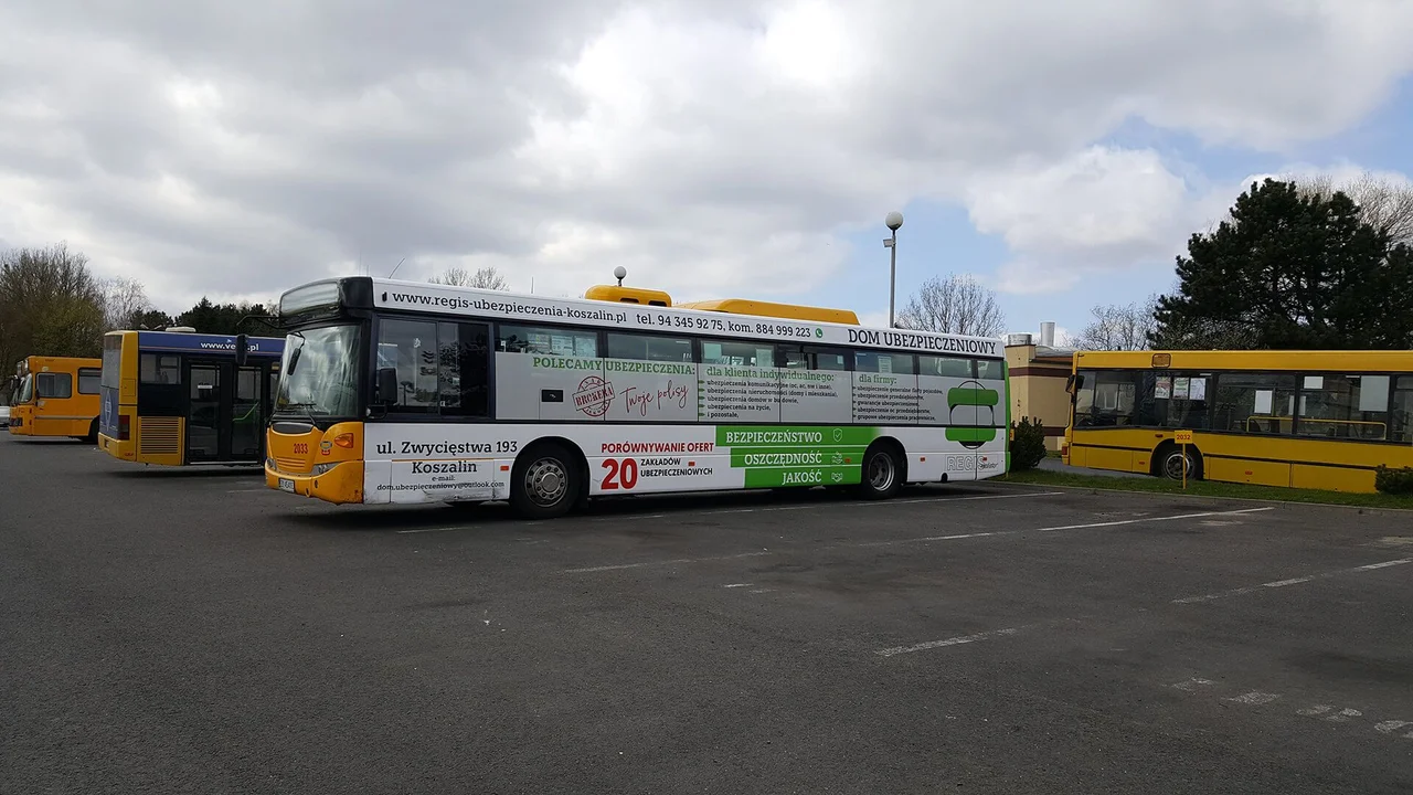 Oklejenie autobusu - Dom Ubezpieczeniowy Regis