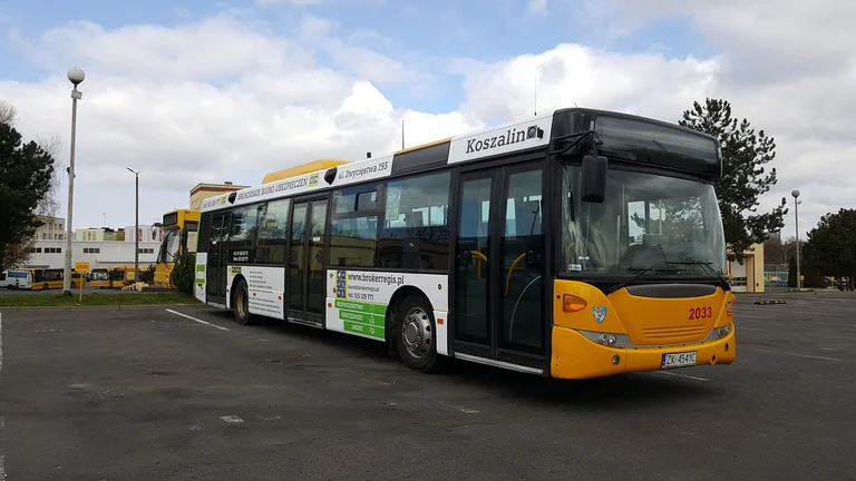 Oklejenie autobusu - Dom Ubezpieczeniowy Regis
