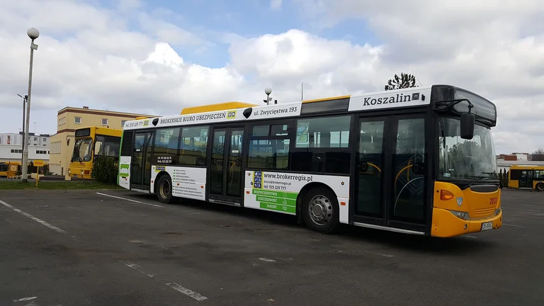 Oklejenie autobusu - Dom Ubezpieczeniowy Regis
