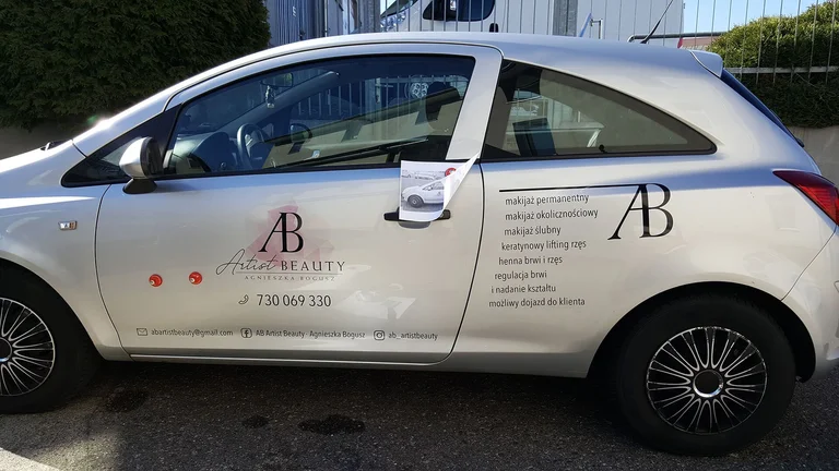 Oklejenie pojazdu Artist Beauty
