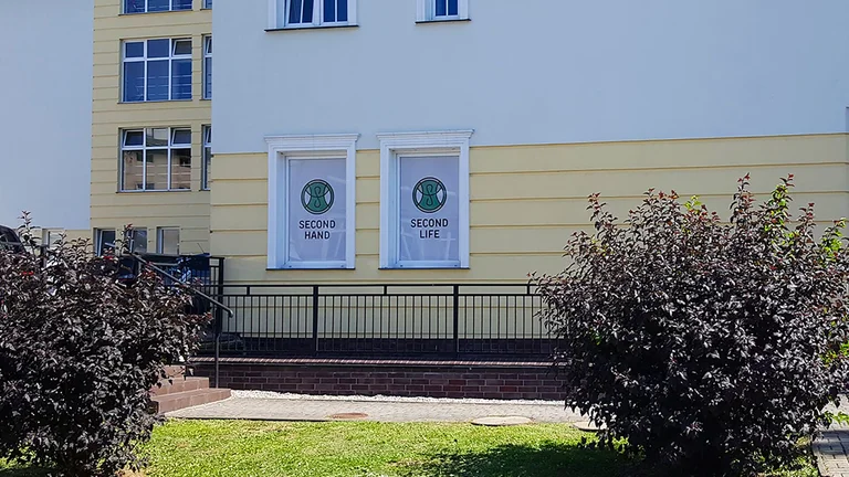 Oklejenie witryn Second Hand Second Life