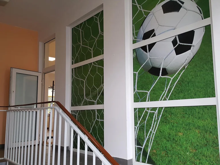 Oklejenie wnętrza ZZPN