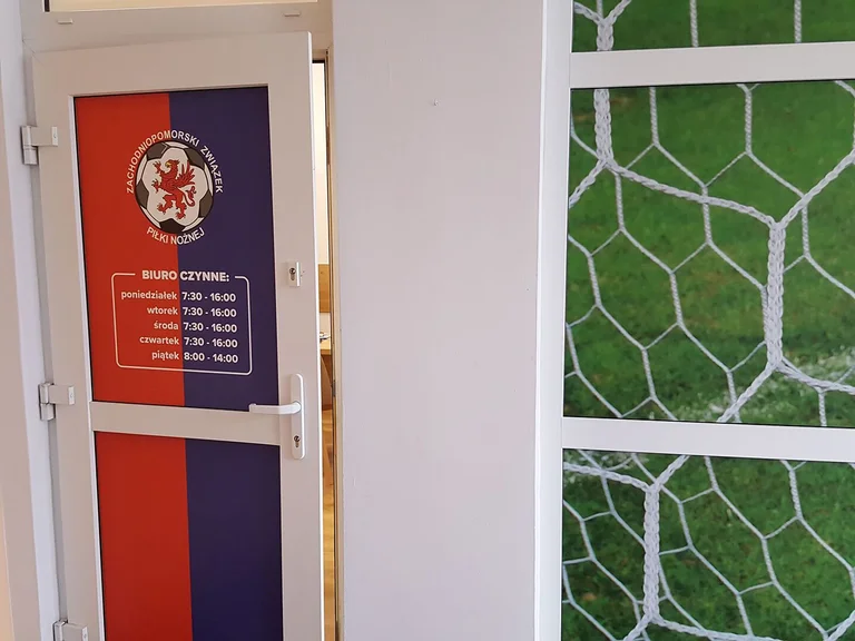 Oklejenie wnętrza ZZPN